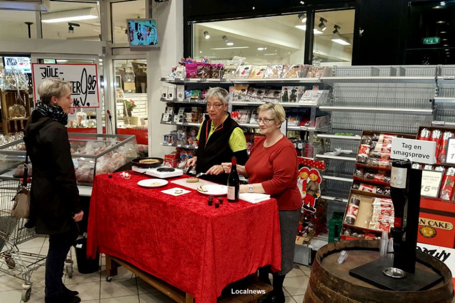 Brugsen inviterede i dag til julmedister smagning.